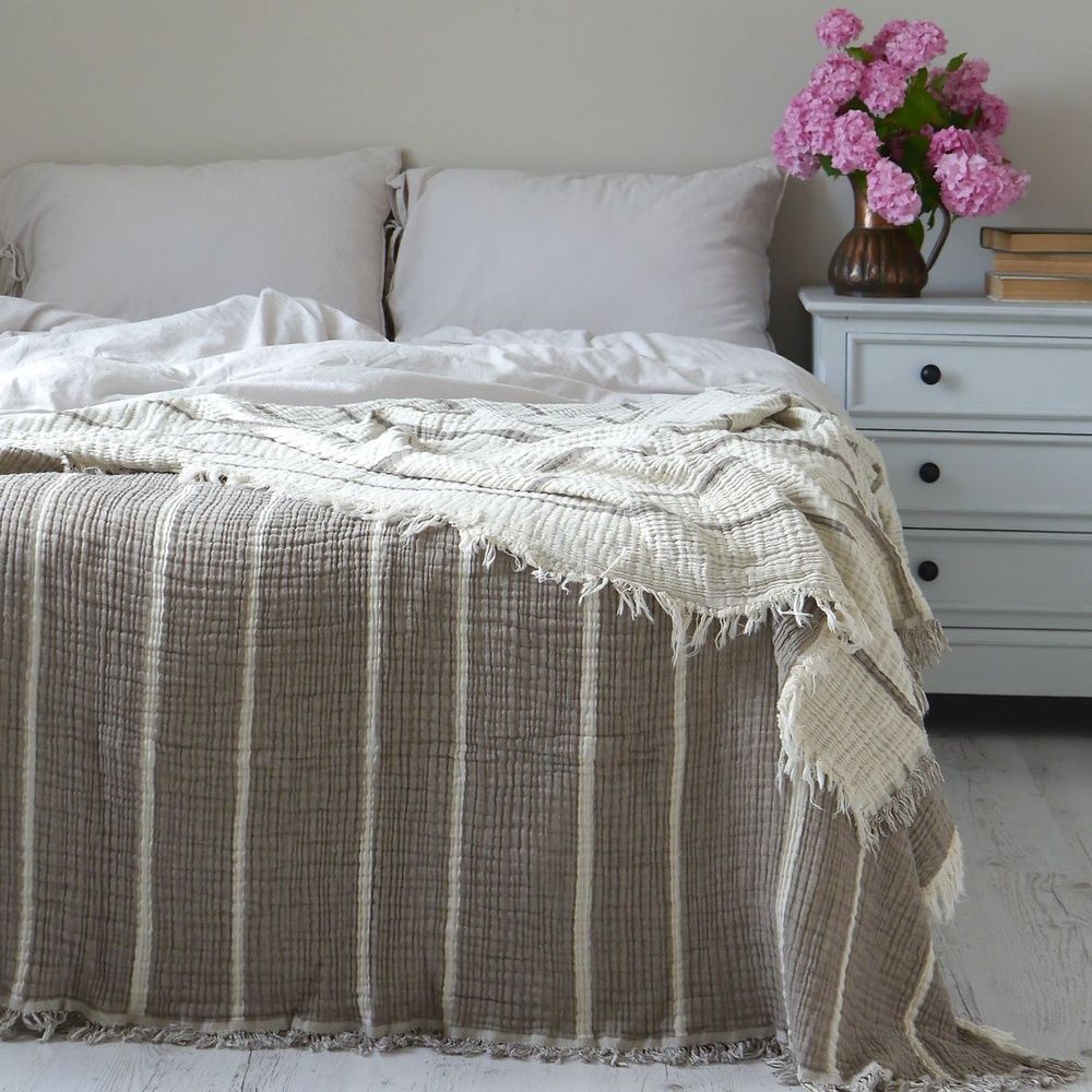 Муслиновое покрывало-плед La Modno Pearl Taupe Brown