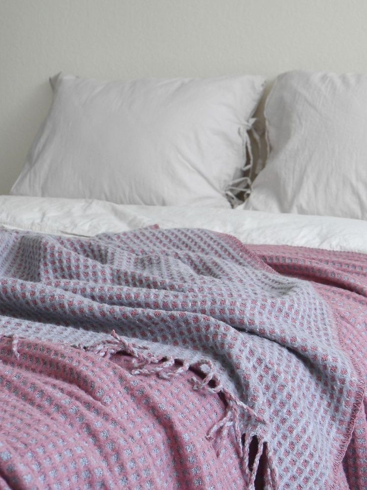 Покривало LA MODNO COSY SKY GRAY - RASPBERRY