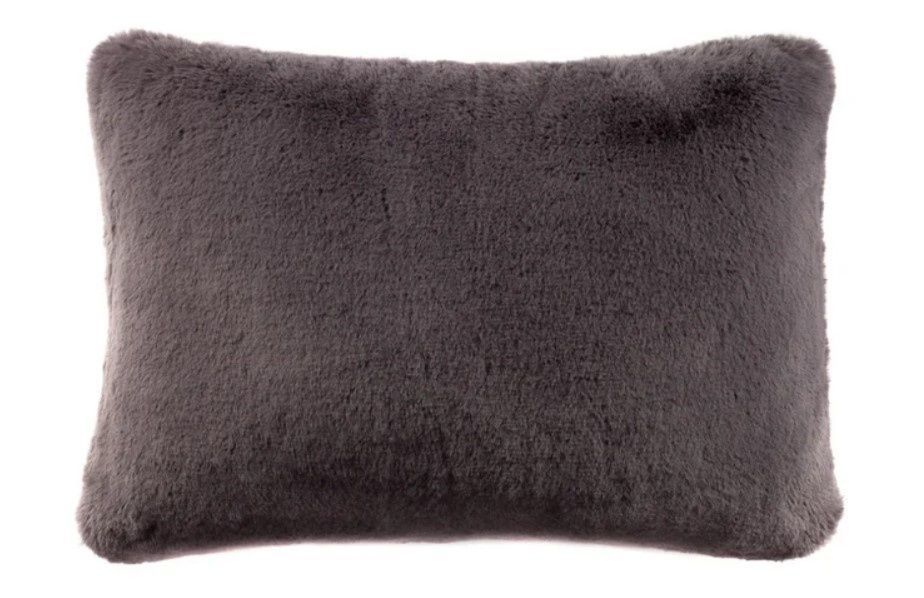 Декоративная меховая наволочка Maison Pr&eacute;longe Smoky Gris