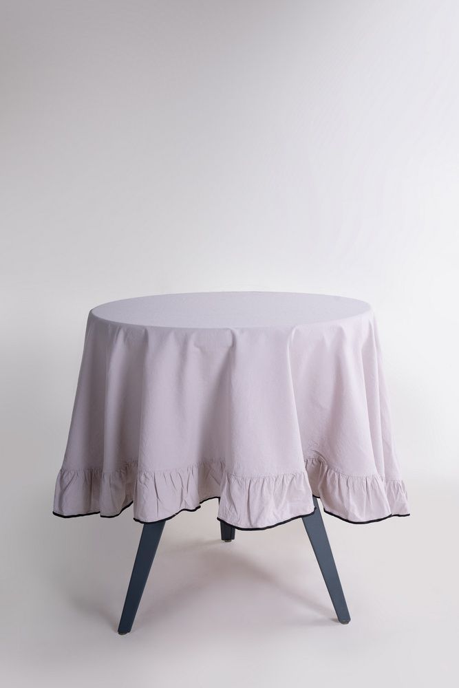Круглая скатерть из вареного хлопка с рюшей Limasso Exclusive Essualte Opal Grey