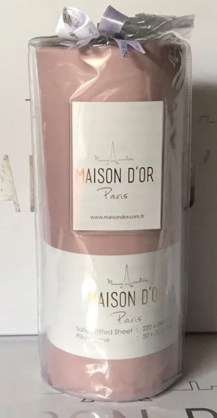 Простынь на резинке сатин с наволочками Maison Dor saten pudra