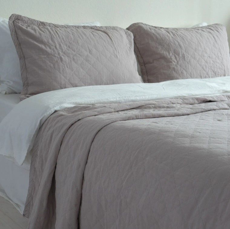 Покрывало с наволочками LA MODNO HARMONY PEARL LIGHT TAUPE