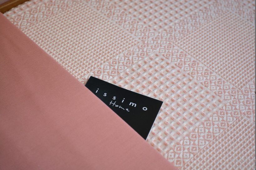Постільна білизна з пледом Issimo Ranforse 220 х 240 см Summerpunch Blush