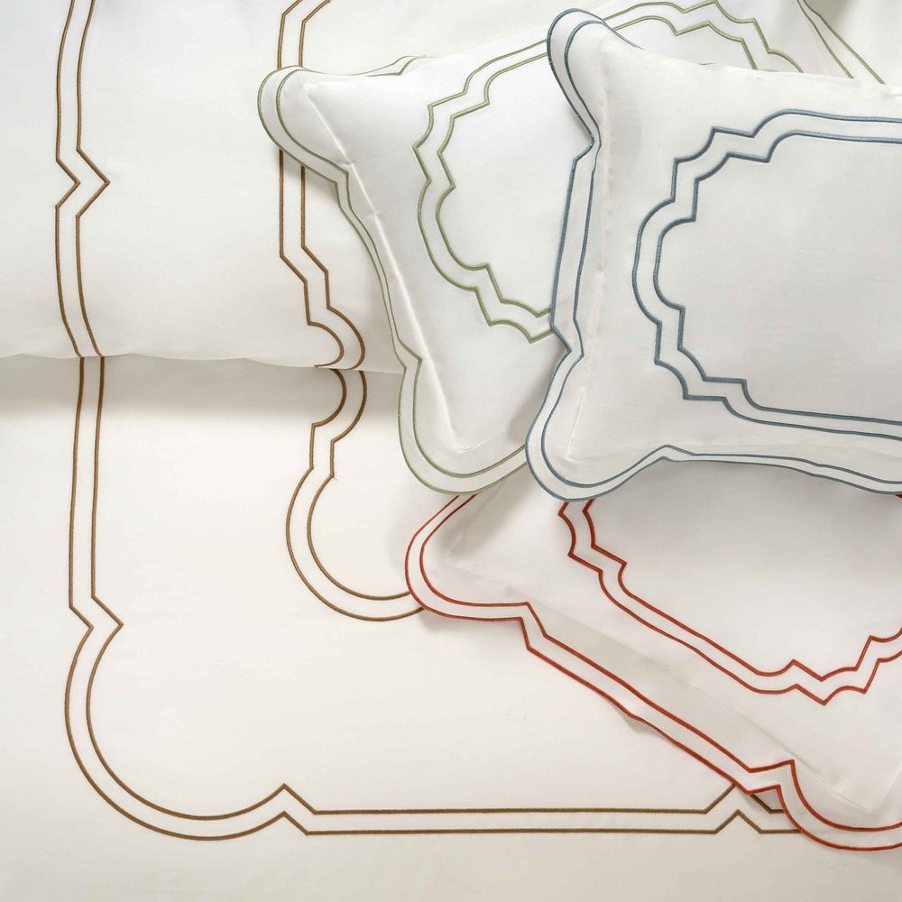 Элитное постельное белье с вышивкой Dea Artemide