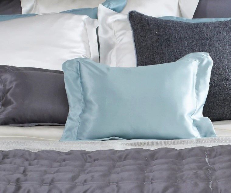 Шелковое покрывало Gingerlily Windsor Silk Bedspread Charcoal
