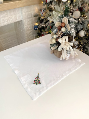 Салфетка с вышивкой CHRISTMAS TREE